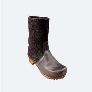 Sanita fele felt and leather clog boots  size 41